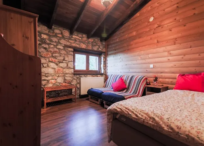 Mountain Stonehouse - By Alseides